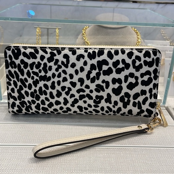 MICHAEL KORS
Leather Lg Continental Wristlet Phone Wallet Exotic Print Hair Calf - Picture 5 of 16